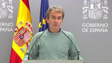 Fernando Simón cree que la segunda ola de coronavirus puede haber adelantado la vacuna de Pfizer: 