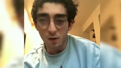 La queja de Nacho, un joven con parálisis cerebral, contra el cambio en los centros de educación especial que plantea la 'Ley Celáa' La queja de Nacho, un joven con parálisis cerebral, contra el cambio en los centros de educación especial que plantea la 'Ley Celáa'