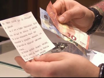 Un sobre con 30 euros en apoyo a su bar habitual, cerrado por el coronavirus