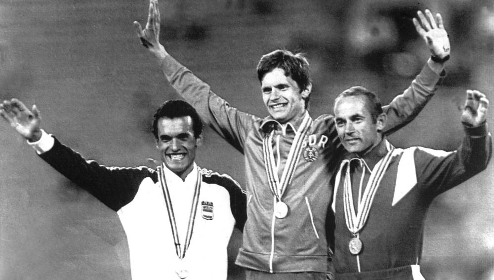 Jordi Llopart, en el podio de Moscú 1980