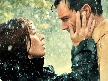 Jamie Dornan y Emily Blunt en el tráiler de 'Wild Mountain Thyme' Jamie Dornan y Emily Blunt en el tráiler de 'Wild Mountain Thyme'