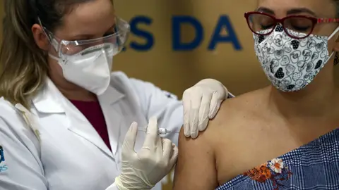 Un suicidio frena la prueba de la vacuna de Sinovac contra el coronavirus en Brasil Un suicidio frena la prueba de la vacuna de Sinovac contra el coronavirus en Brasil
