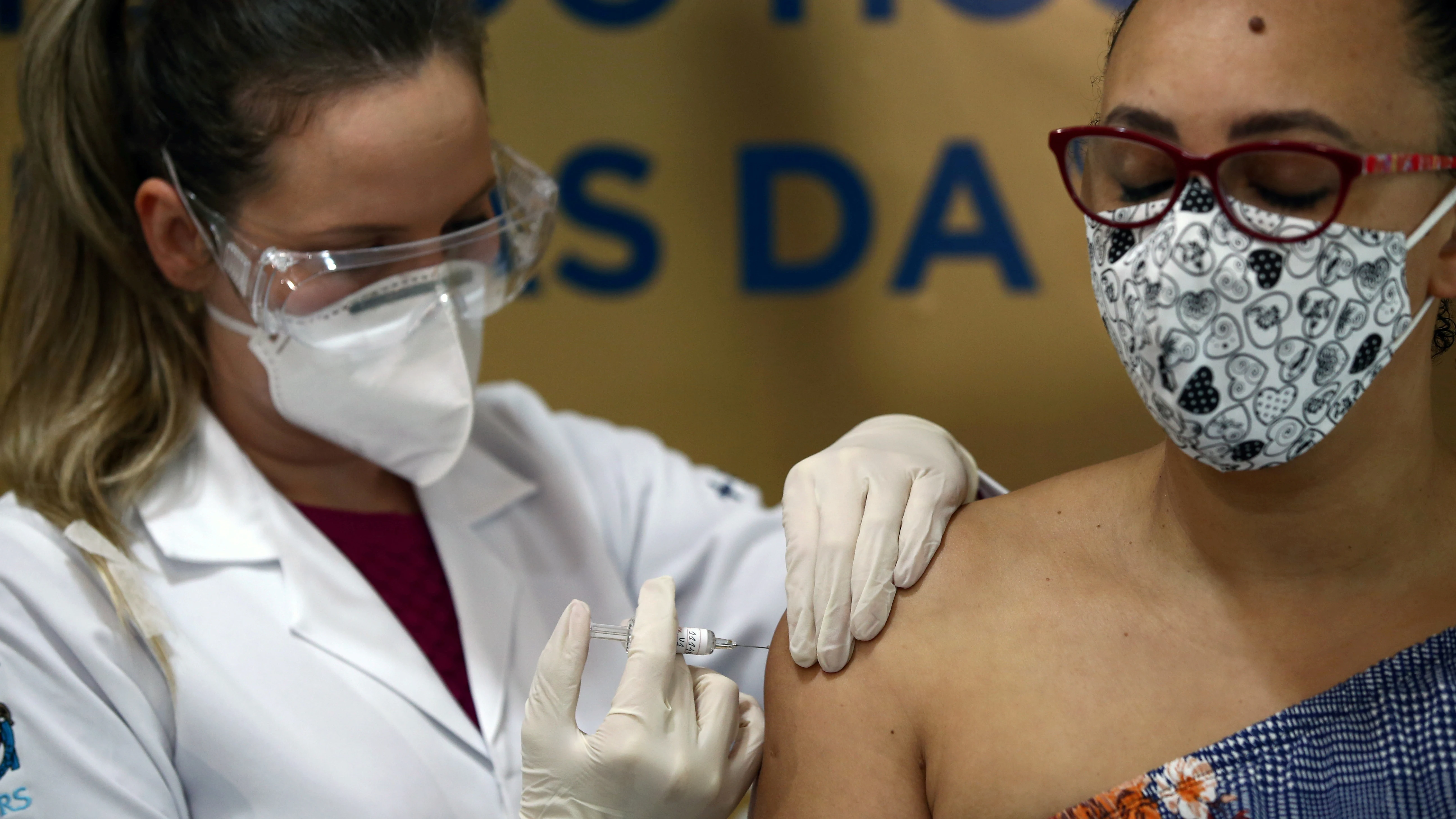 Un suicidio frena la prueba de la vacuna de Sinovac contra el coronavirus en Brasil Un suicidio frena la prueba de la vacuna de Sinovac contra el coronavirus en Brasil