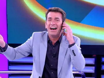 La desesperación de Arturo Valls a la hora de pedir un café: “¿Que si quiero un polvo?” La desesperación de Arturo Valls a la hora de pedir un café: “¿Que si quiero un polvo?”