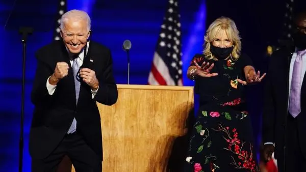 Joe Biden y Jill Biden en un acto electoral