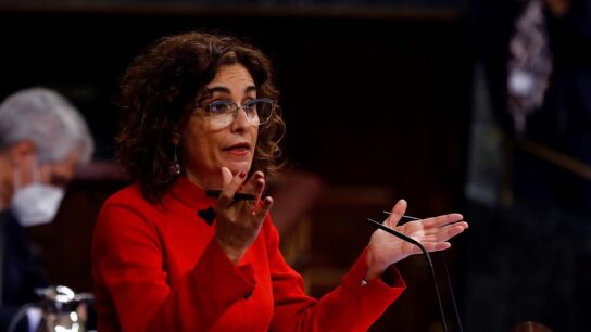 La ministra de Hacienda y portavoz del Ejecutivo, Mar&iacute;a Jes&uacute;s Montero, interviene en el Pleno del Congreso