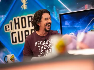Marron hace estallar una nebulosa de purpurina en 'El Hormiguero 3.0': "Parece el pedo de un unicornio" Marron hace estallar una nebulosa de purpurina en 'El Hormiguero 3.0': "Parece el pedo de un unicornio"