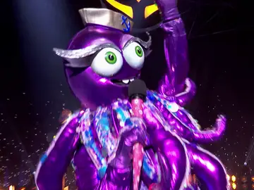 El Pulpo monta la fiesta con ‘Mi gran noche’ de Raphael en el plató de ‘Mask Singer’ El Pulpo monta la fiesta con ‘Mi gran noche’ de Raphael en el plató de ‘Mask Singer’