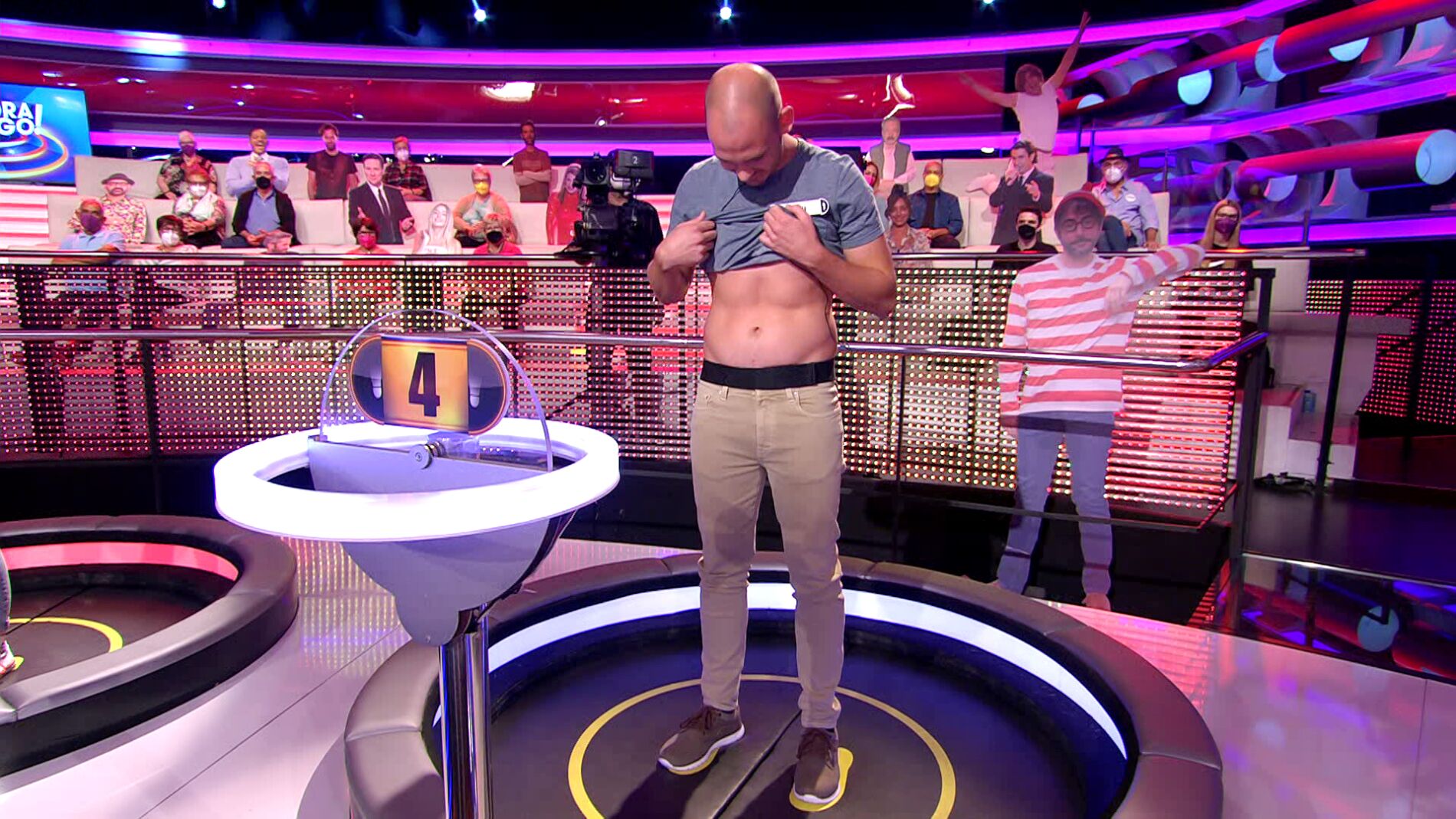 Dani revela que hace surf&hellip; y tambi&eacute;n sus propias olas: demuestra su incre&iacute;ble movimiento en &lsquo;&iexcl;Ahora caigo!&rsquo;