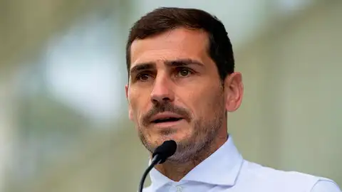 Imagen de archivo de Iker Casillas Iker Casillas y su foto al volante del 'coche fantástico' que despierta todo tipo de comentarios en las redes