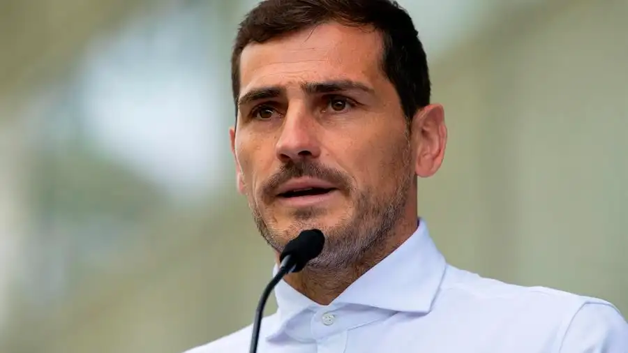 Imagen de archivo de Iker Casillas Iker Casillas y su foto al volante del 'coche fantástico' que despierta todo tipo de comentarios en las redes