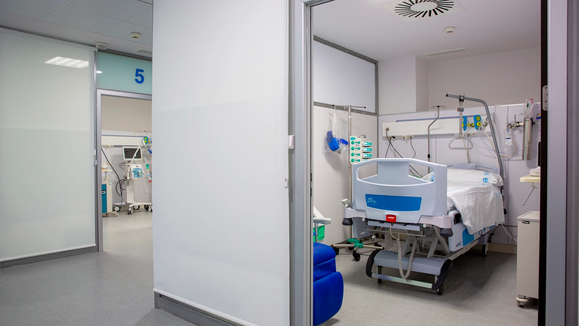 Uno de los módulos de la unidad polivalente de críticos del Hospital San Pedro de Logroño. Uno de los módulos de la unidad polivalente de críticos del Hospital San Pedro de Logroño.