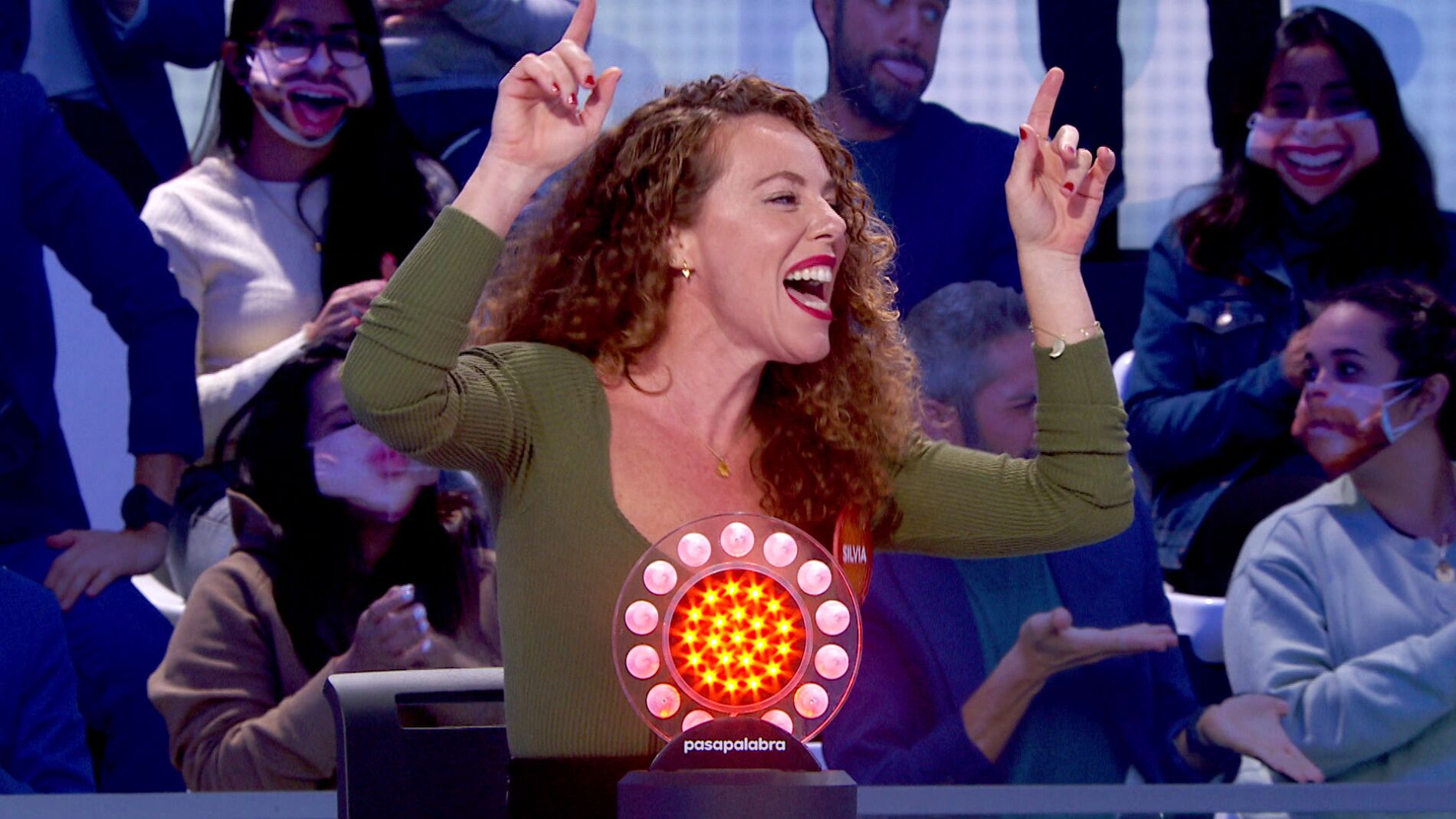 Silvia Marty le canta al amor y Pablo se marca un 'Pulp Fiction' en un pleno de aciertos a la primera en 'La Pista'