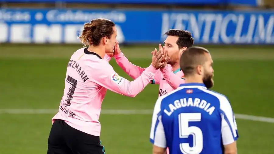 Un tío de Griezmann acusa a Messi del bajo rendimiento del francés: "Yo sé lo que pasa dentro, no es fácil" Un tío de Griezmann acusa a Messi del bajo rendimiento del francés: "Yo sé lo que pasa dentro, no es fácil"