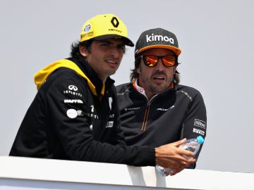 Carlos Sainz y Fernando Alonso en el GP de China