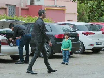 "¿Papá?": Doruk se encuentra con Sarp en el próximo capítulo de 'Mujer' "¿Papá?": Doruk se encuentra con Sarp en el próximo capítulo de 'Mujer'