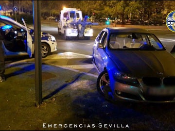 Coche utilizado por los 5 detenidos por un robo por alunizaje en Sevilla