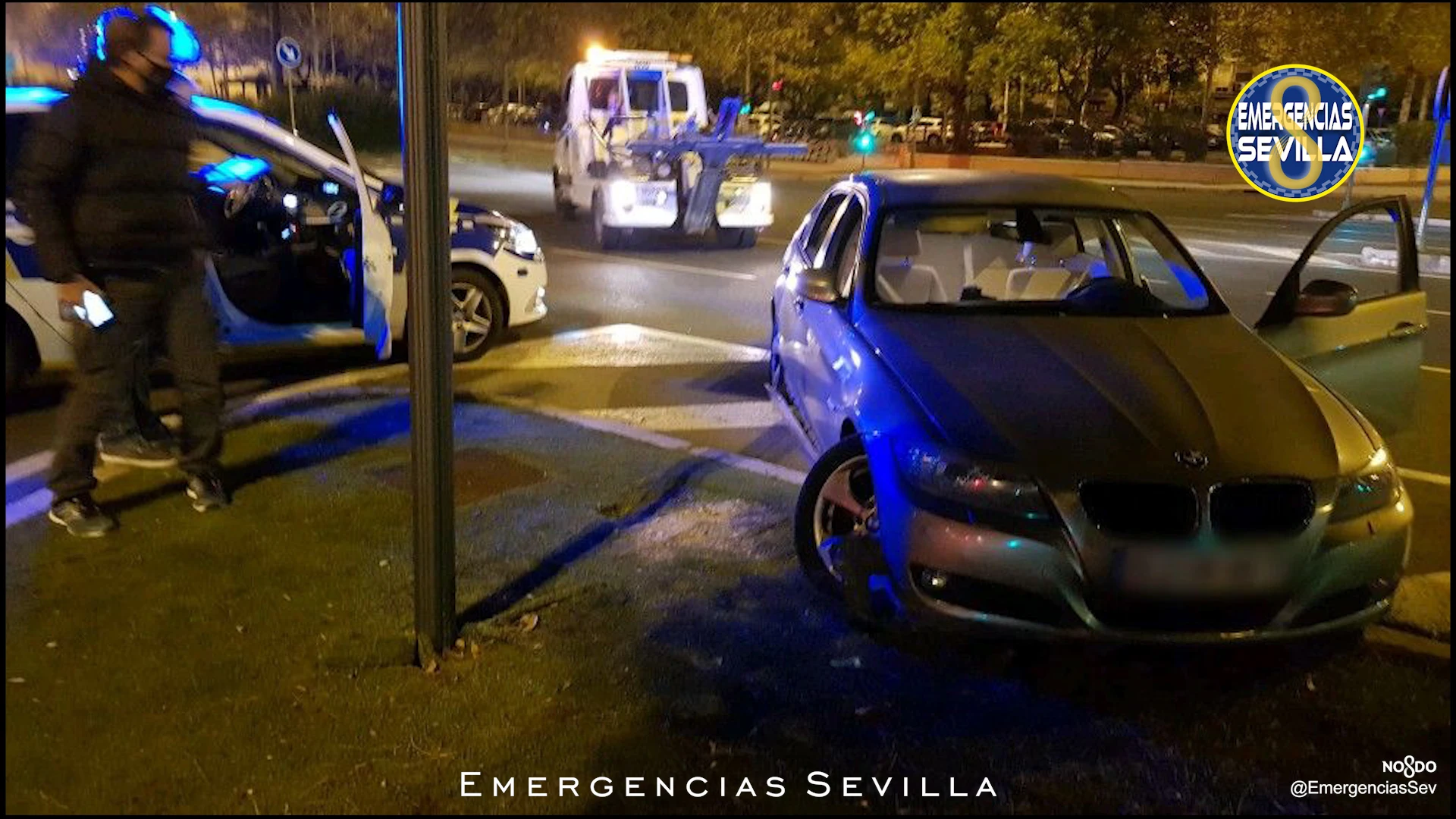 Coche utilizado por los 5 detenidos por un robo por alunizaje en Sevilla Coche utilizado por los 5 detenidos por un robo por alunizaje en Sevilla