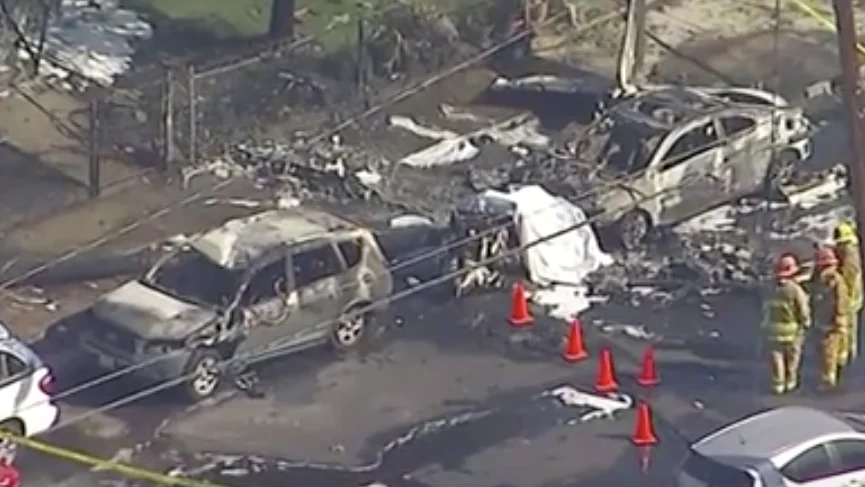 Muere un piloto tras estrellarse su avioneta en una calle de Los &Aacute;ngeles 