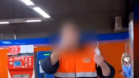 Vigilante despedido en Metro de Madrid Vigilante despedido en Metro de Madrid