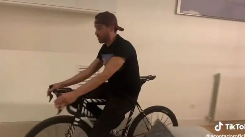 Alberto Contador, en un vídeo en Tik Tok Alberto Contador, en un vídeo en Tik Tok