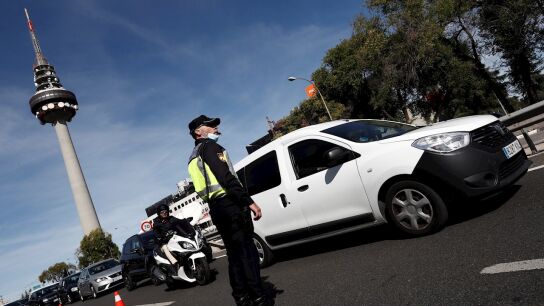 Controles de tr&aacute;fico durante el confinamiento perimetral en Madrid