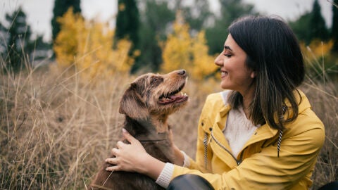 Mujer con mascota