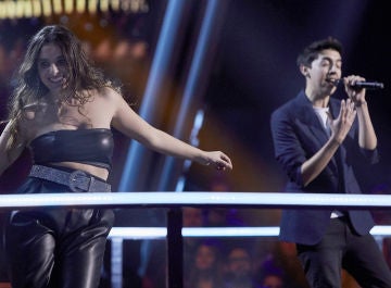Luis Ángel Vizcarra y Carlota Palacios cantan 'Señorita' en la Batalla Final de 'La Voz'