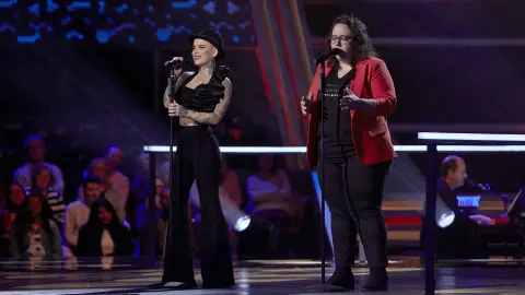 Marta Santos y Haizea Gómez cantan 'Quisiera ser' en la Batalla Final de 'La Voz' Marta Santos y Haizea Gómez cantan 'Quisiera ser' en la Batalla Final de 'La Voz'