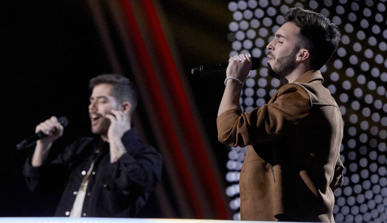 Iván Feria y Miguelichi López cantan 'Para que tú no llores' en la Batalla Final de 'La Voz'