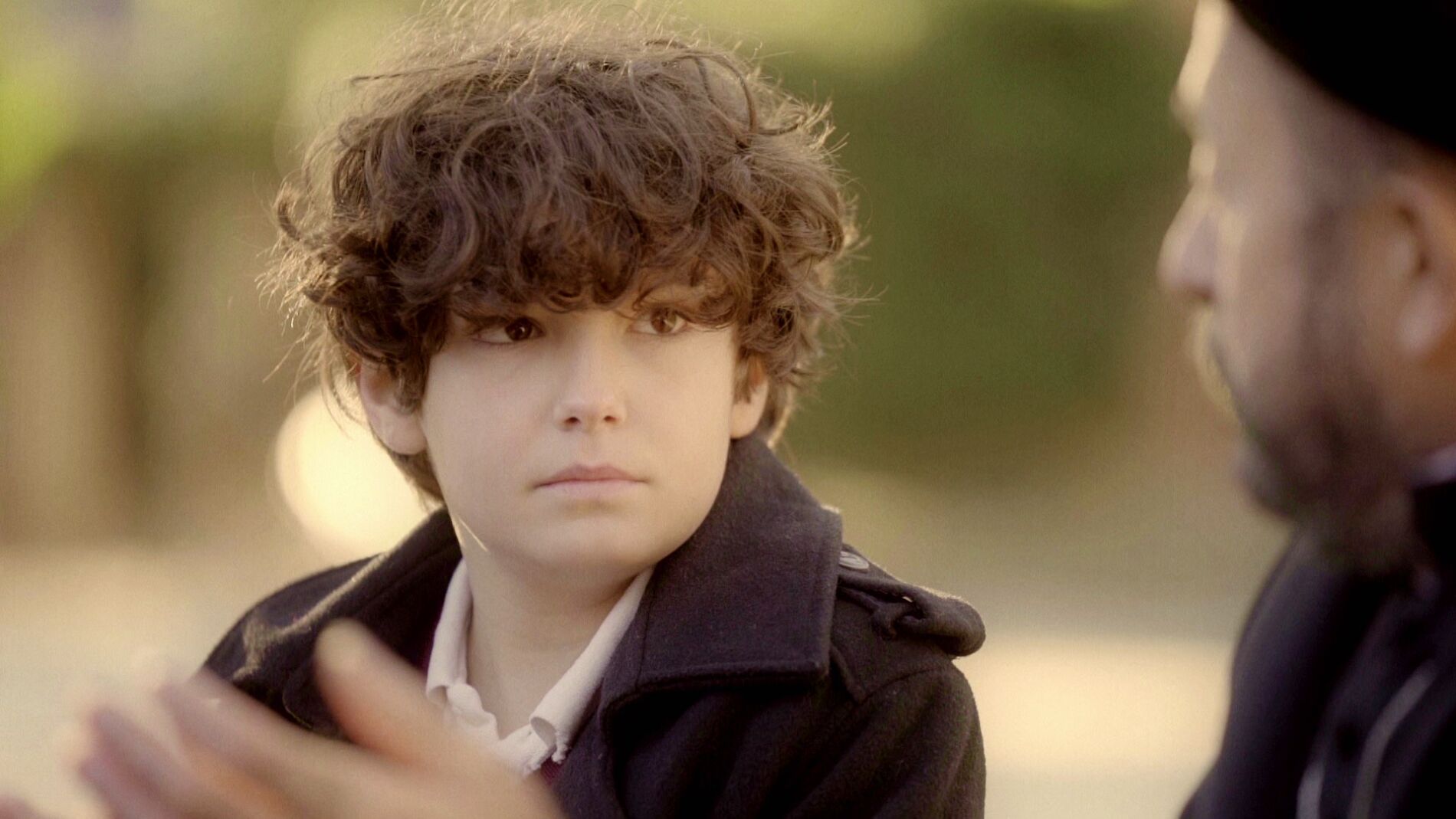 Los recuerdos atemorizan a Fabi&aacute;n al descubrir una foto de su abusador