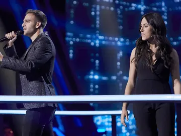 Virginia Elósegui y Adam Ainouz cantan 'The blower's daughter' en la Batalla Final de 'La Voz' Virginia Elósegui y Adam Ainouz cantan 'The blower's daughter' en la Batalla Final de 'La Voz'
