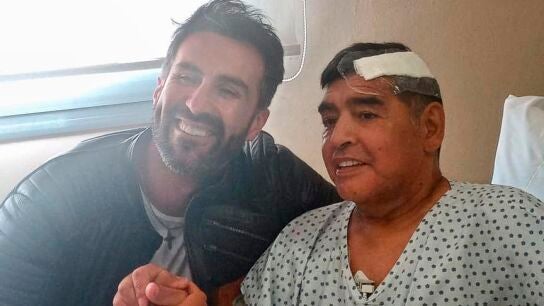 Diego Maradona, con Leopoldo Luque