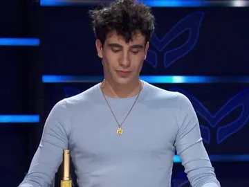 Javier Calvo confiesa ante Javier Ambrossi las consecuencias de 'Mask Singer' Javier Calvo confiesa ante Javier Ambrossi las consecuencias de 'Mask Singer'