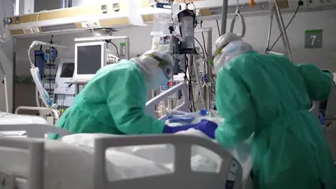 Antena 3 Noticias entra en una UCI para pacientes con coronavirus Antena 3 Noticias entra en una UCI para pacientes con coronavirus