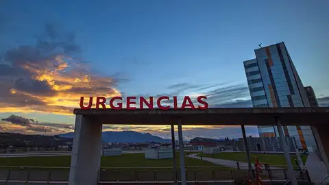 Entrada a urgencias del Hospital Universitario Central de Asturias (HUCA). Entrada a urgencias del Hospital Universitario Central de Asturias (HUCA).