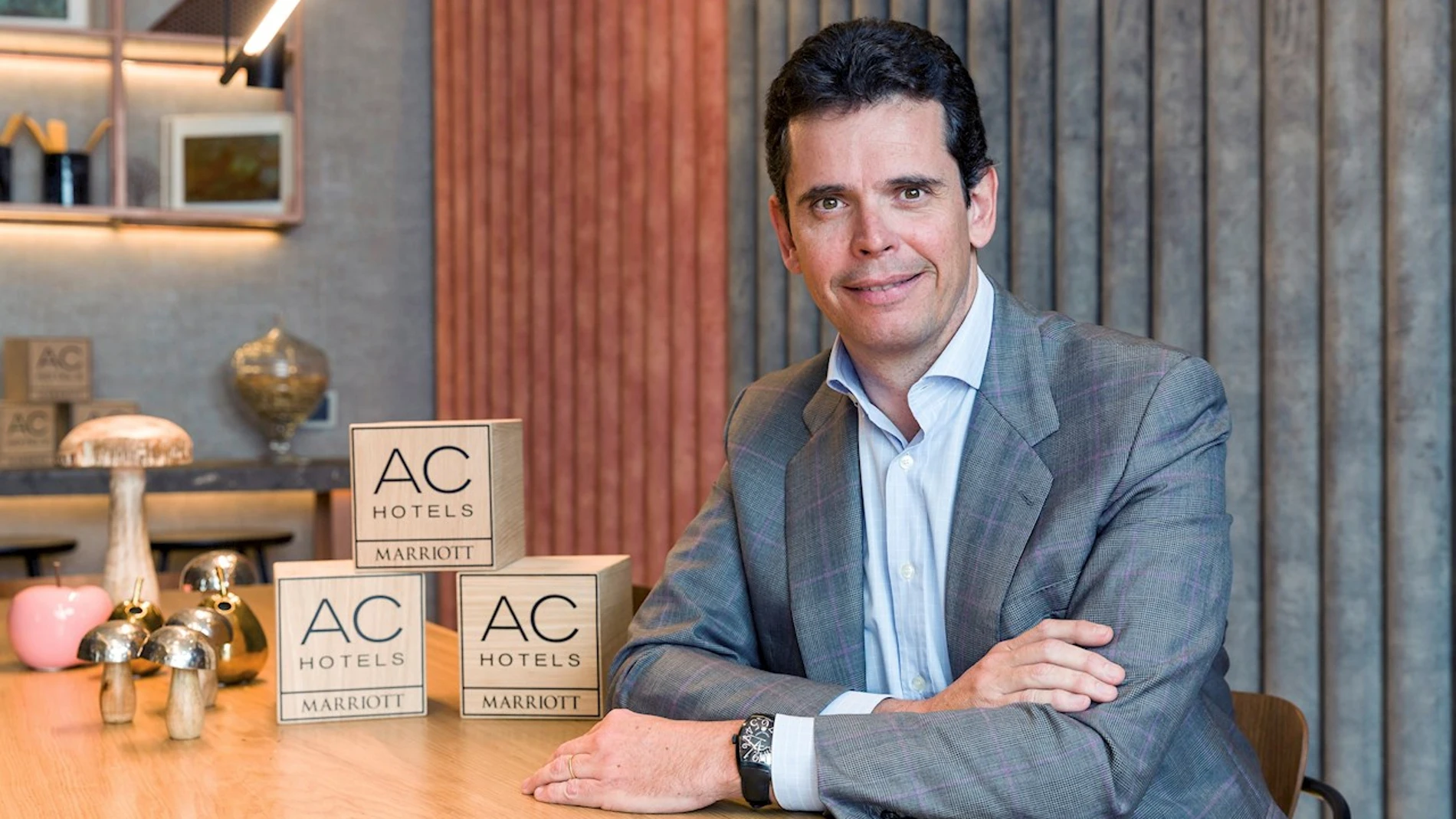 Fotografía de D. Carlos Catalán, Vicepresidente de AC Hotels by Marriott desde el año 2000 Fotografía de D. Carlos Catalán, Vicepresidente de AC Hotels by Marriott desde el año 2000