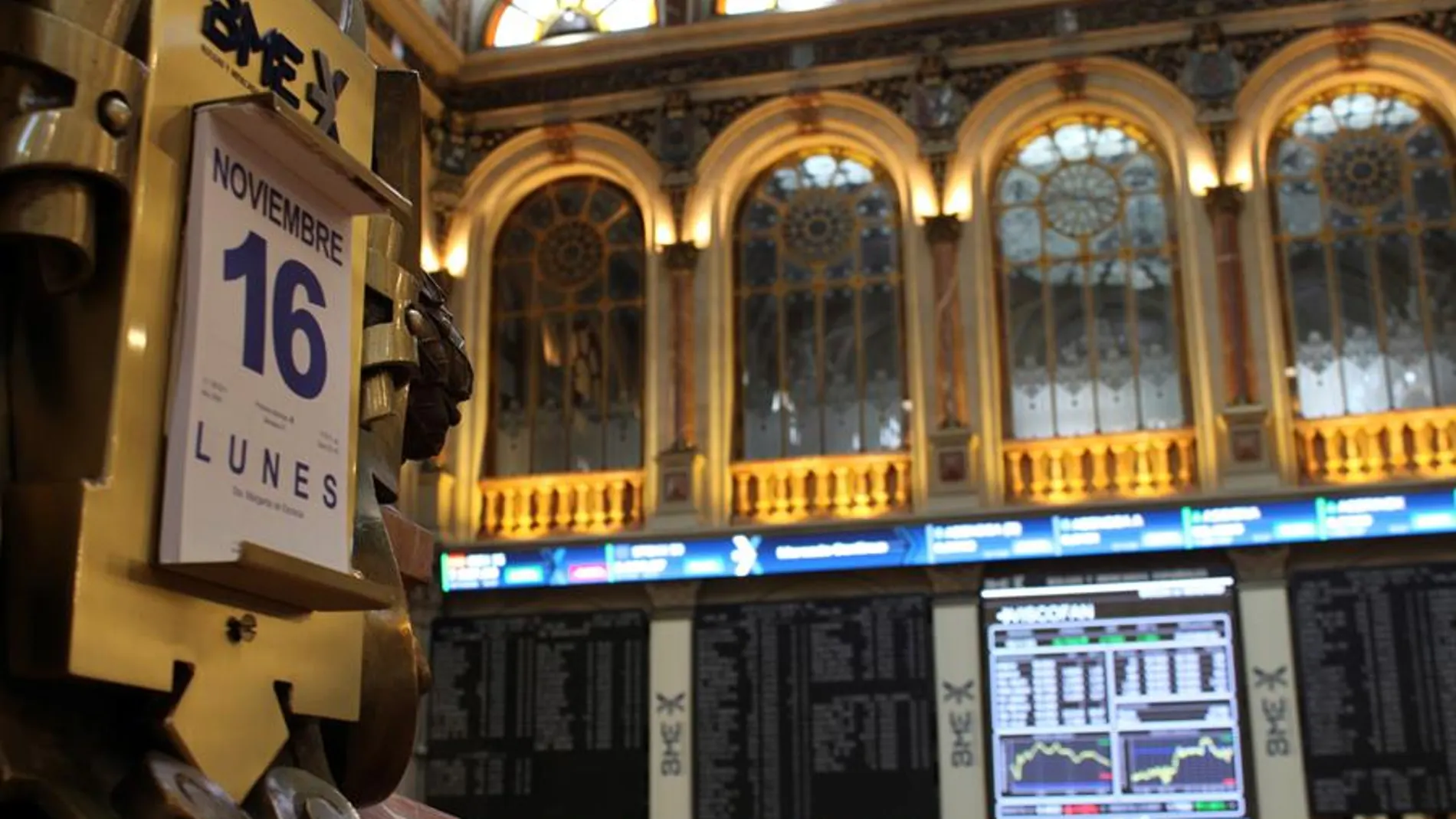 El IBEX 35 sube un 3,84 % y supera los 8.000 puntos por el avance de la vacuna de Moderna y la venta de BBVA El IBEX 35 sube un 3,84 % y supera los 8.000 puntos por el avance de la vacuna de Moderna y la venta de BBVA