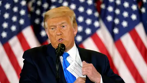 Trump da por ganador a Biden por primera vez pero después insiste en que no concede la victoria: "¡Yo no reconozco NADA!" Trump da por ganador a Biden por primera vez pero después insiste en que no concede la victoria: "¡Yo no reconozco NADA!"