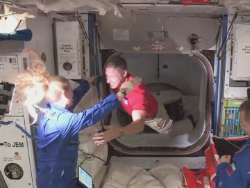 Los cuatro astronautas del Space X ya están en la EEI