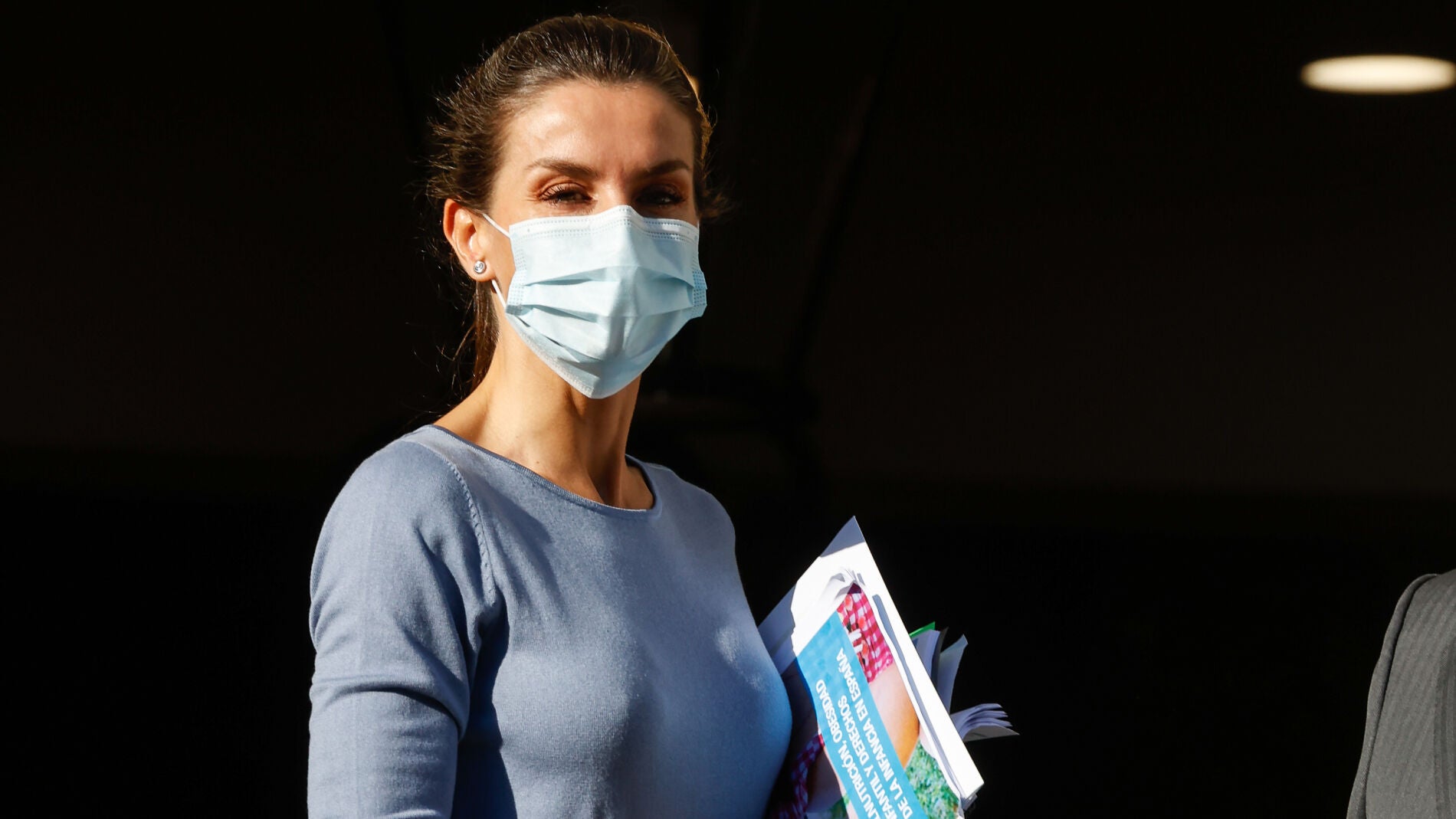 El traicionero sujetador de la reina Letizia 