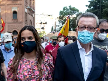 Gloria Camila y su padre Ortega Cano Gloria Camila y su padre Ortega Cano