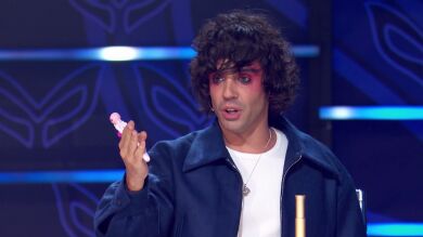 El Monstruo tira por tierra la loca teoría de Javier Ambrossi con su respuesta a una pregunta clave: “¿Eres futbolista o no?”