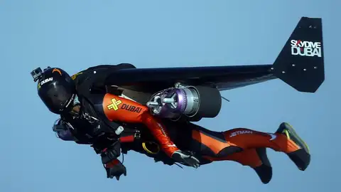 Muere Vince Reffet, conocido como 'el hombre volador', en un accidente durante un entrenamiento en Dubái Muere Vince Reffet, conocido como 'el hombre volador', en un accidente durante un entrenamiento en Dubái