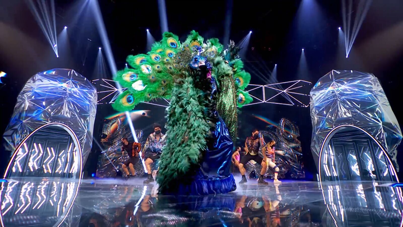 El Pavo Real se deja las plumas en ‘Mask Singer’ al son de ‘Con altura’ de Rosalía