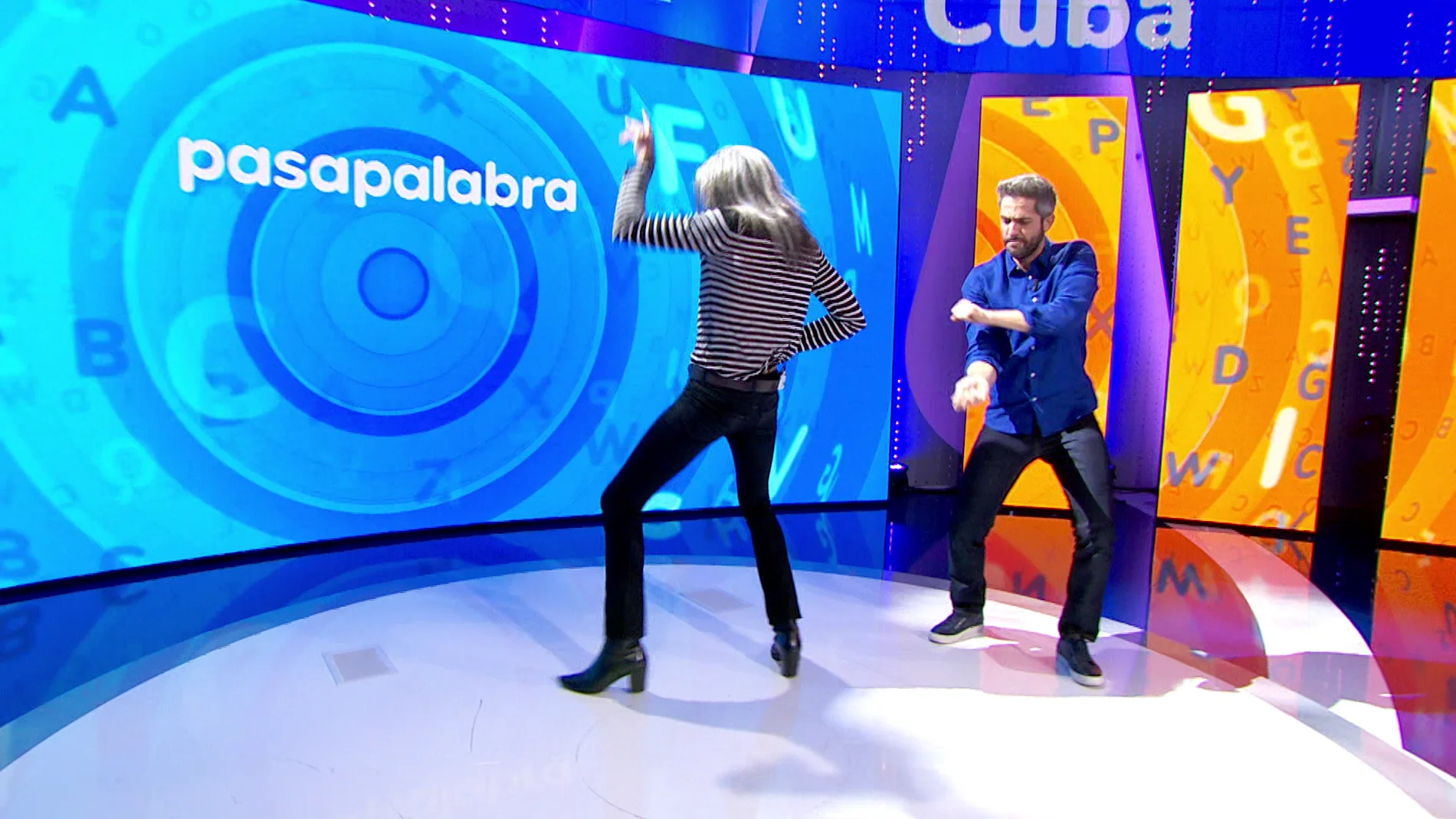 ¡Qué pareja de baile! Mario Vaquerizo y Roberto Leal convierten ‘Pasapalabra’ en una discoteca