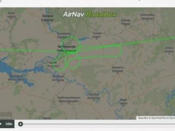 Sancionan a dos pilotos rusos por dibujar un pene gigante en el cielo con un Boeing 737
