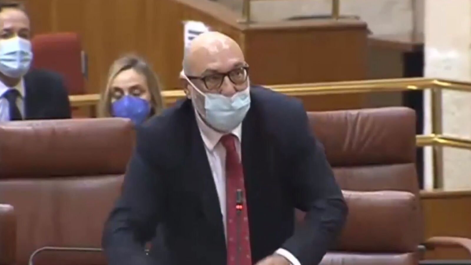 El exabrupto del portavoz de Vox al abandonar el pleno en Andalucía: 