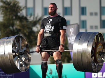 Oleksii Novikov es el nuevo 'hombre más fuerte del mundo' tras levantar 5 veces su peso
