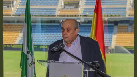Muere Theo Vargas, la voz del Cádiz CF durante más de 3.100 partidos Muere Theo Vargas, la voz del Cádiz CF durante más de 3.100 partidos